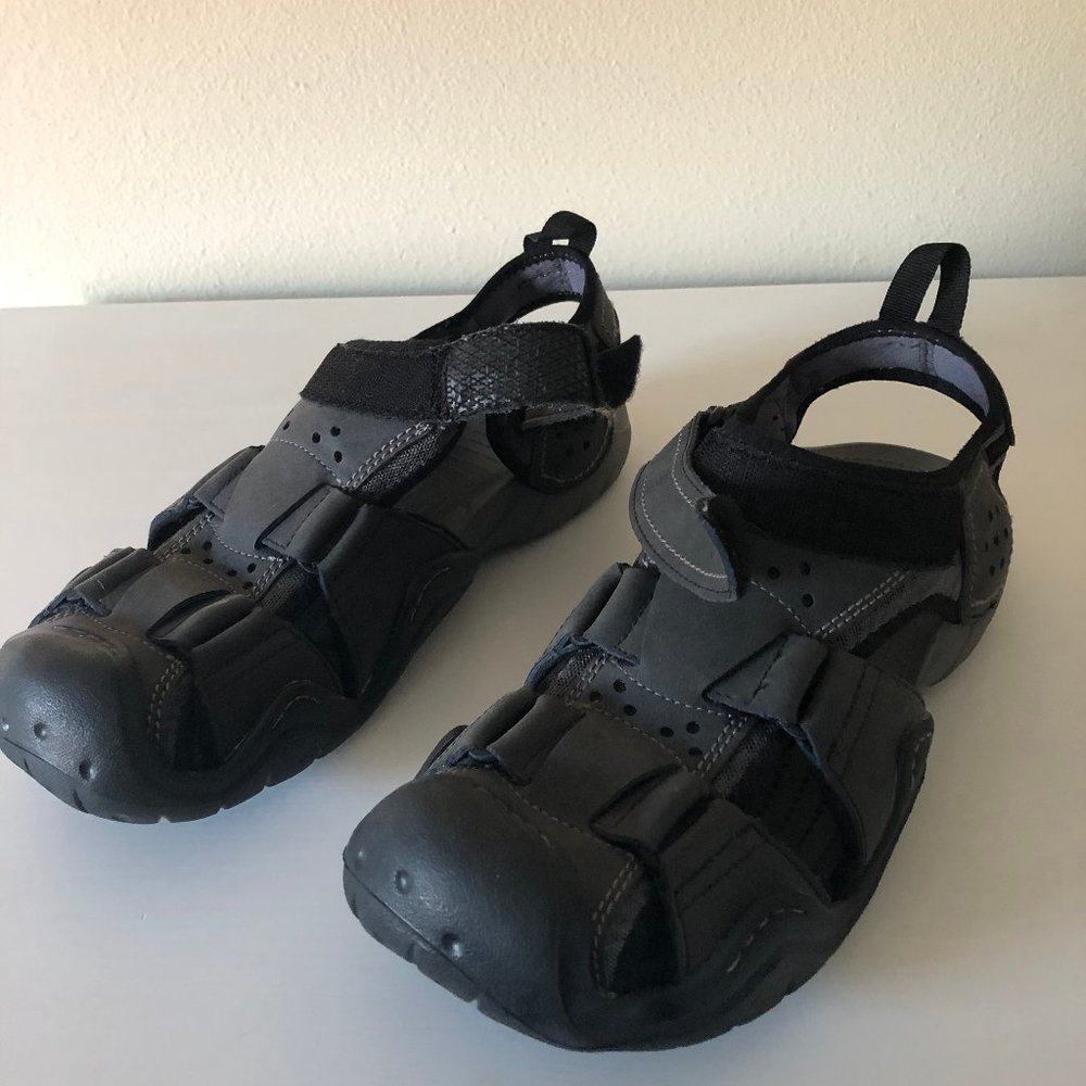 Crocs Fisherman Sandals Size 11